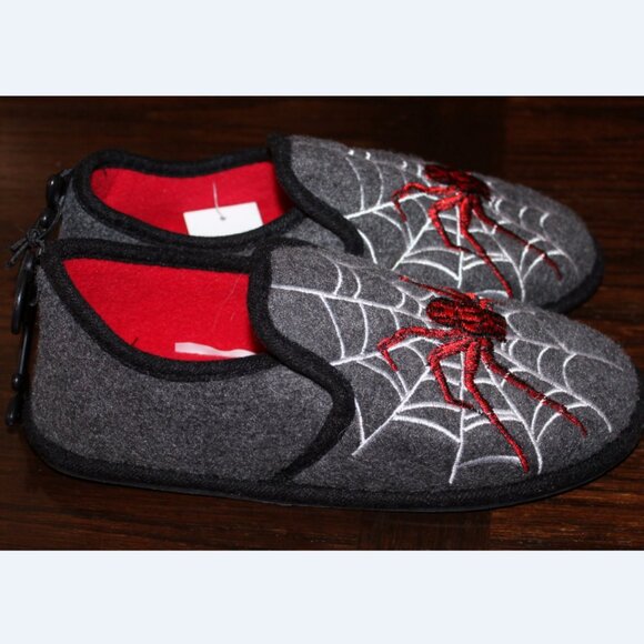 5/$20 NEW Boys 11-12 Gray Spider & Web Slippers-Non Slip Sole - Picture 4 of 6